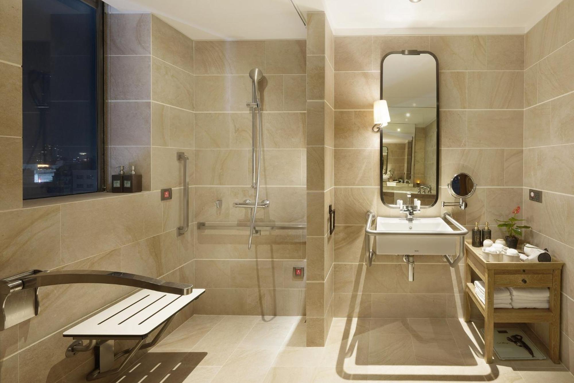 Superior Queen Room Accessible Room